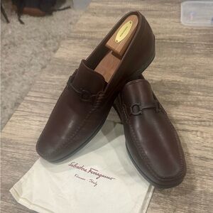 Like NEW Salvatore Ferragamo Dark Brown Leather Loafers